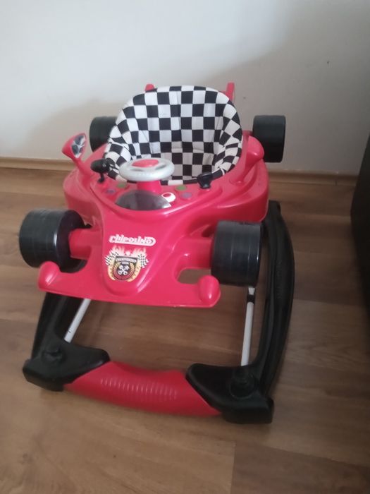 Проходилка със клаксон и светлини