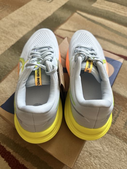 Новые беговые кроссовки асикс