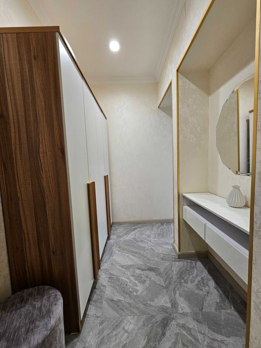 Буюк Ипак Йули. 2/9/10. Новостройка Silk Road.