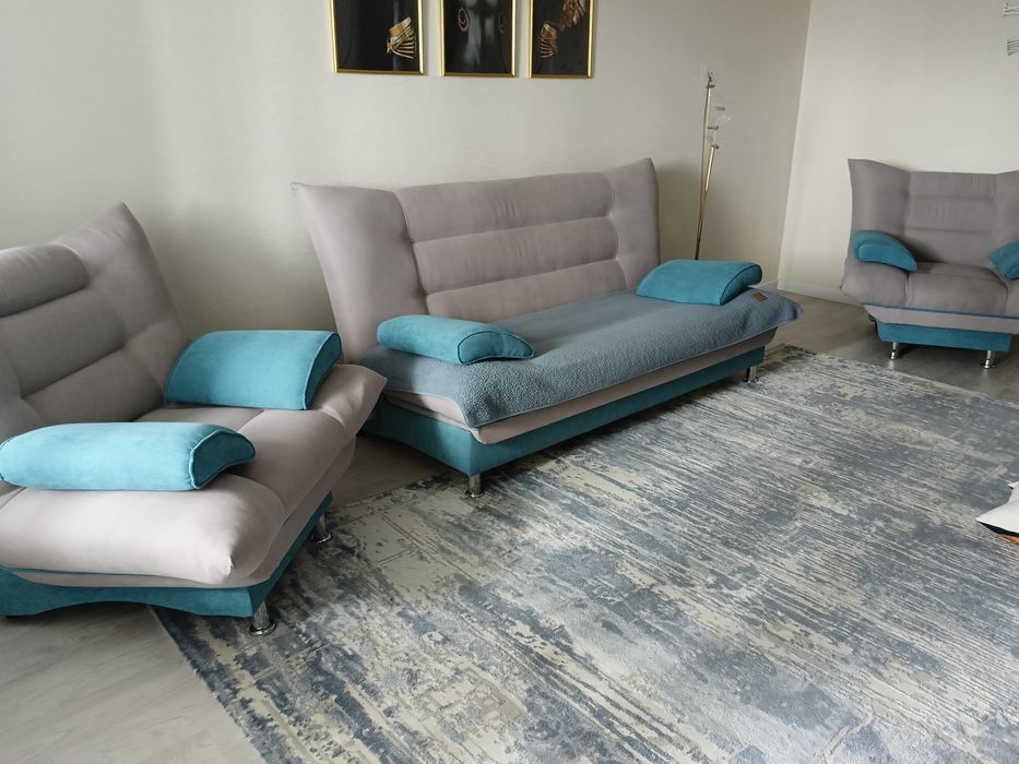 Продам диван и два кресла