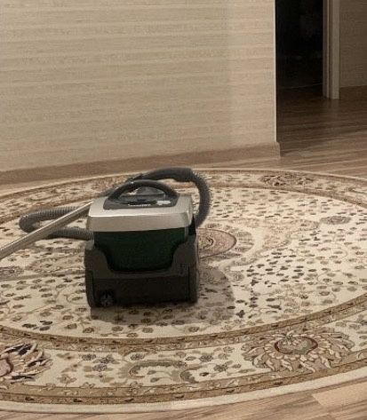 Продам моющий пылесос.