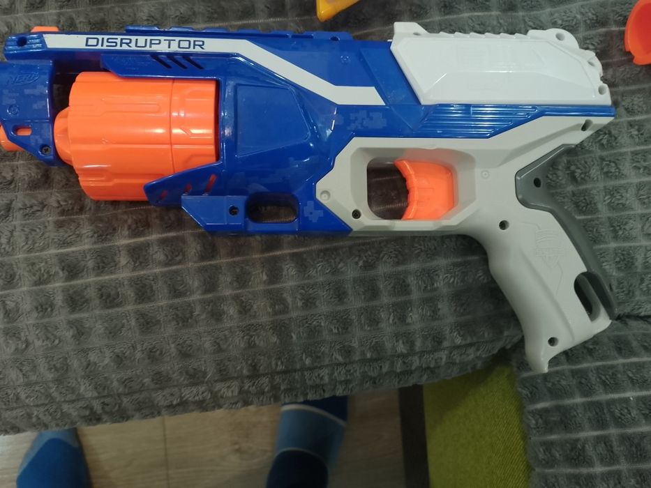 Vând colecție de puști Nerf