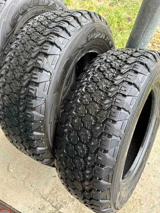 goodyear wrangler AT 225/70R16