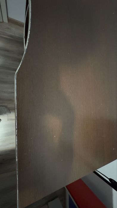 Birou mare cu spatiu depozitare