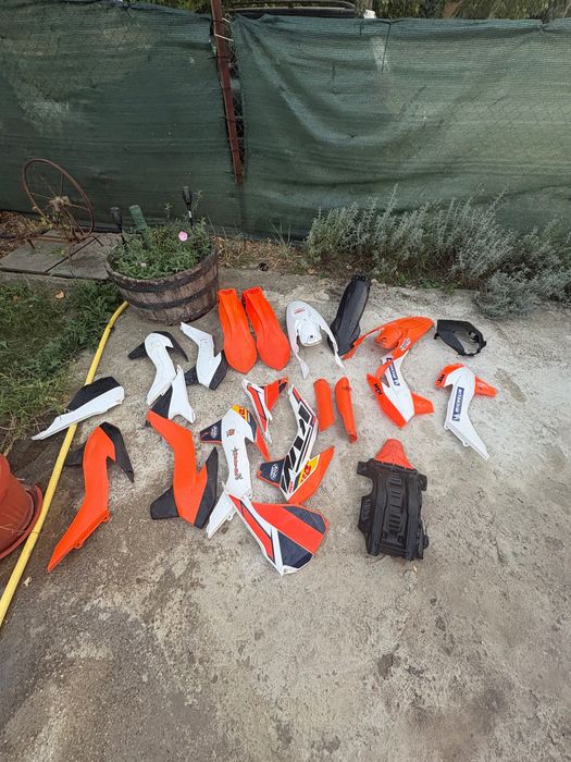 Пластмаси за ktm