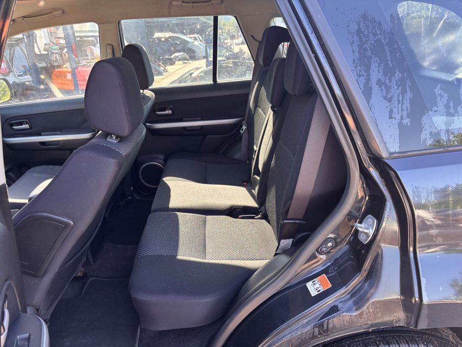 SUZUKI GRAND Vitara на части