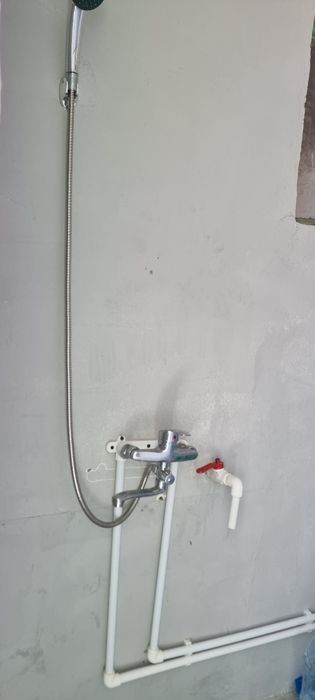 Kuyovboshi mahallasi 2 hona 10 sotih uy sotiladi