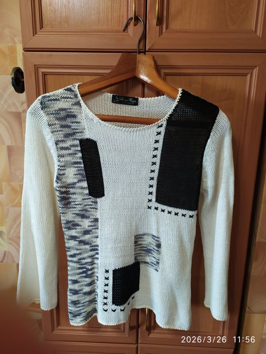 Блузы, кофточки разные. От 44 до 52 размера.