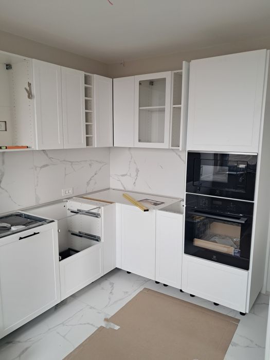 Montaj mobila//mobila magazin