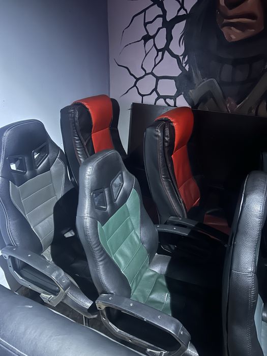 Игровые кресла / компьютерный клуб