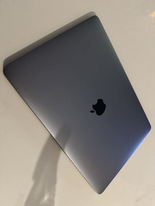 Macbook Pro 2016 i7 SSD 256gb 16GB RAM A1706 TouchBar TouchID