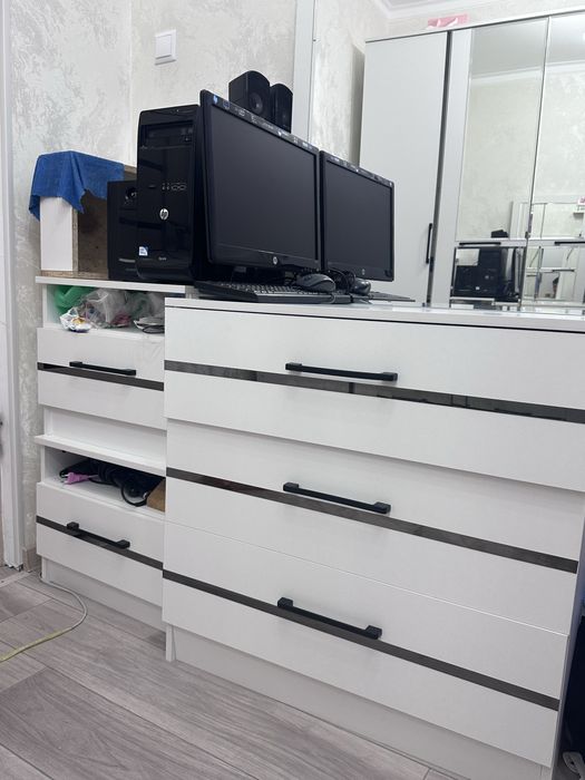 Продам спальный гарнитур