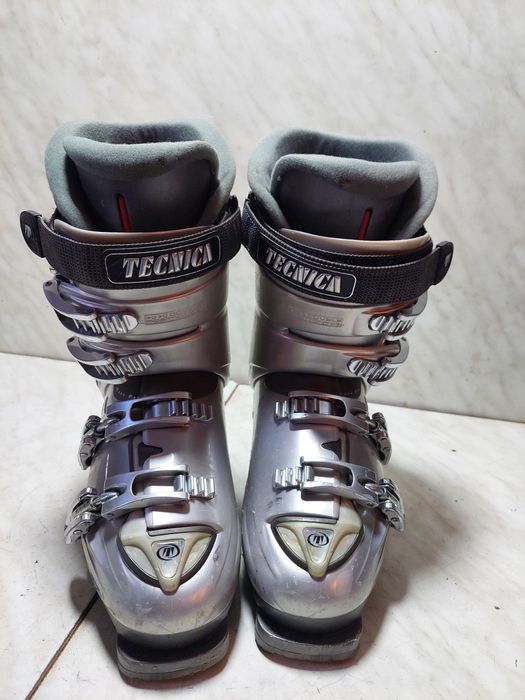 Clapari ski schi Tecnica mondo 25-25,5 corespunde mărimii 38,5-39,5