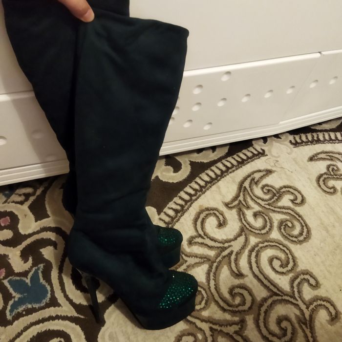 Oyoq kiyim yashil rangli