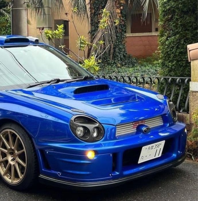 Бампер на Субару импреза лупатка