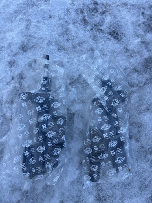 Передние стойки на Ларгус