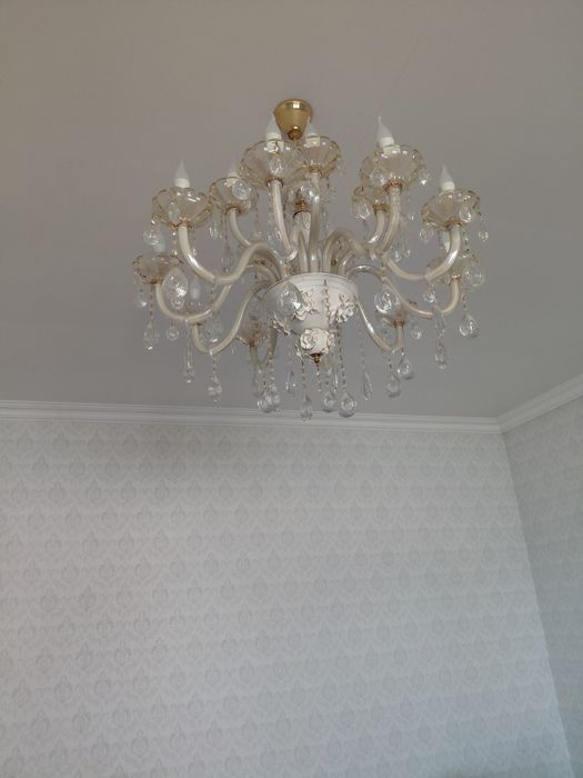 Продам Люстрый хорошом состояние.