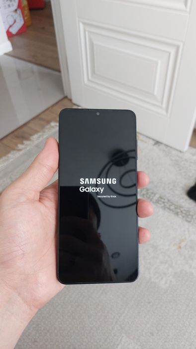 Samsung A06 продам срочно