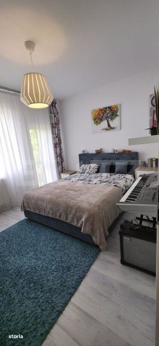 Proprietate Exclusivista: 2 Case, Piscina si Teren de Tenis pe 3833 mp