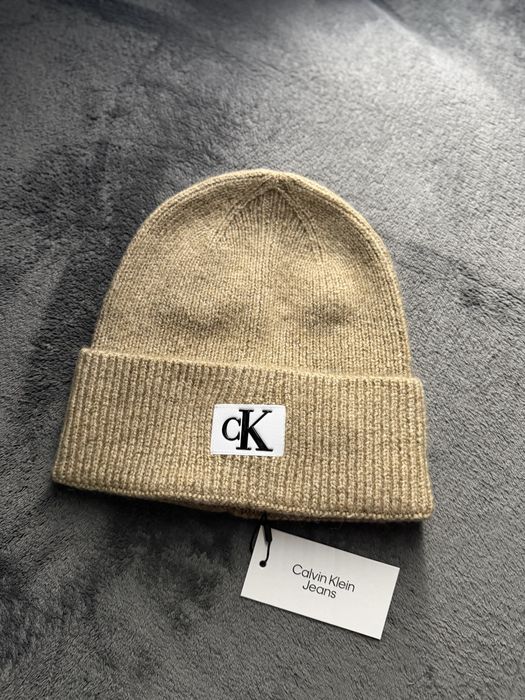 Calvin Klein caciula unisex bej cu logo marime universala noua origina