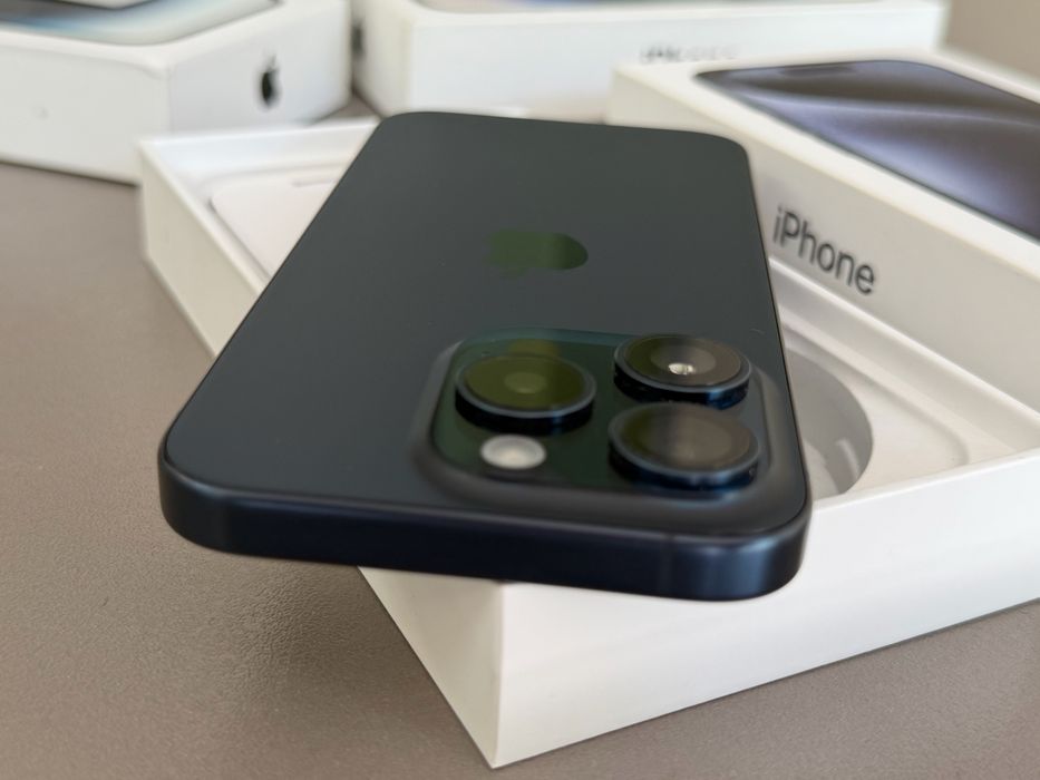 I phone 15 pro.128гб.blue.пълен комплект.като нов.