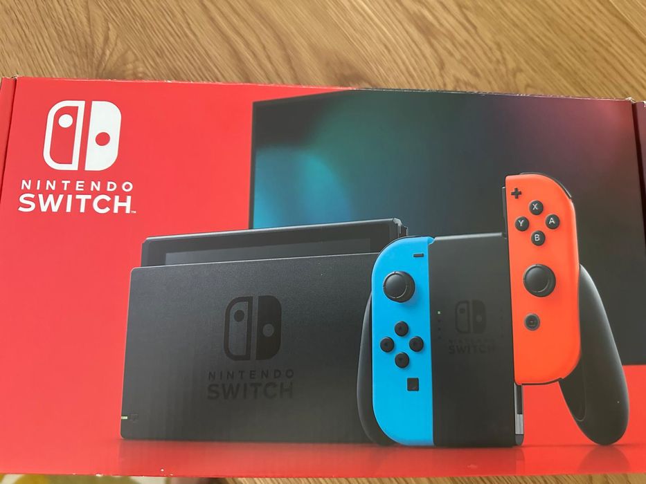 Nintendo Switch 1 с две игри подарък