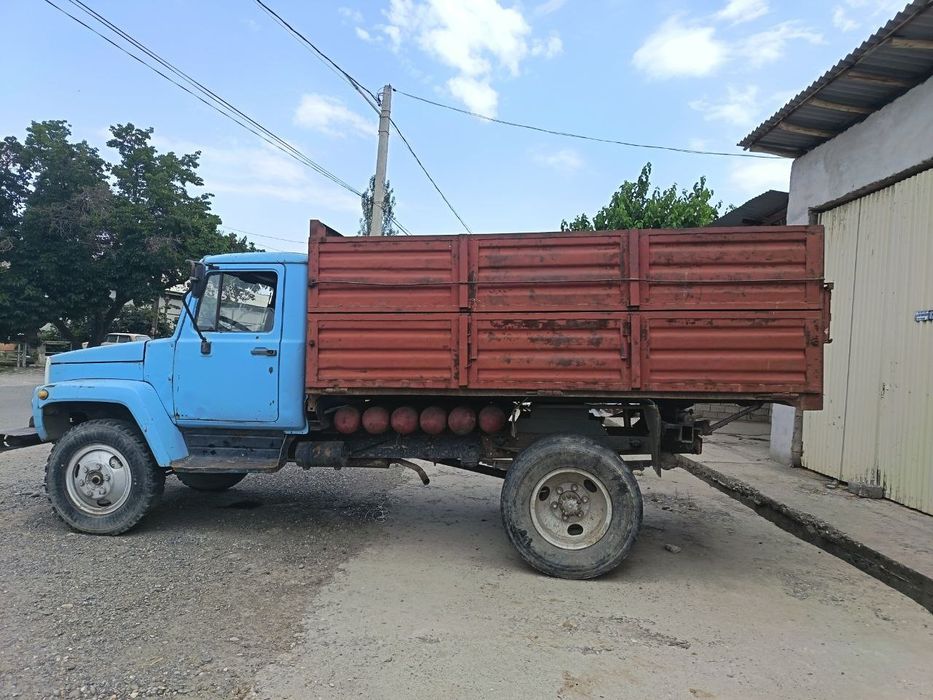 Gaz 5307 tayyor ishlab turgan moshina