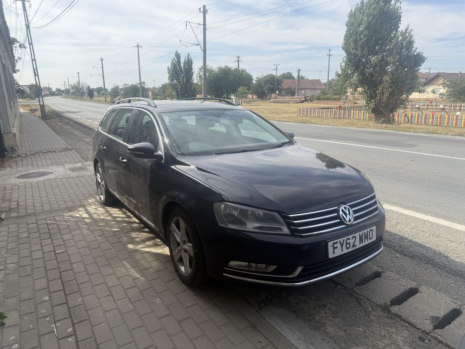 VOLKSWAGEN Passat