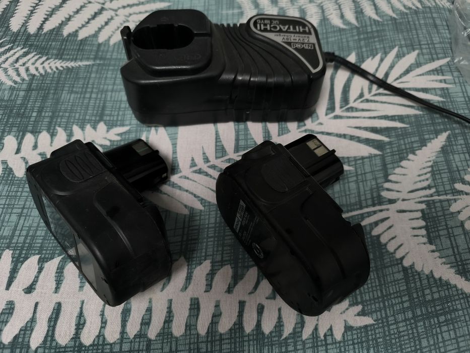 Зарядка UC18YG + 2 аккумулятора EB 1814SL