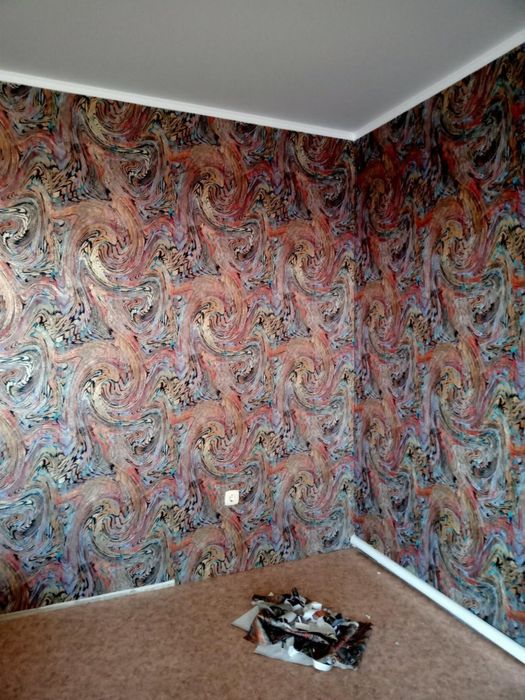 Поклейка обоев..