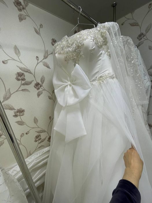 Kelin ko'ylaklar sotiladi