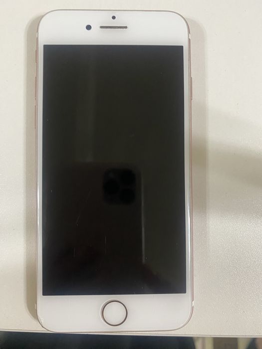 Продам iPhone 7