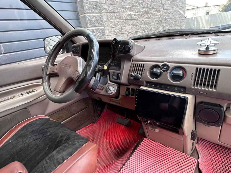 Продам мазду на полном ходу автомат.