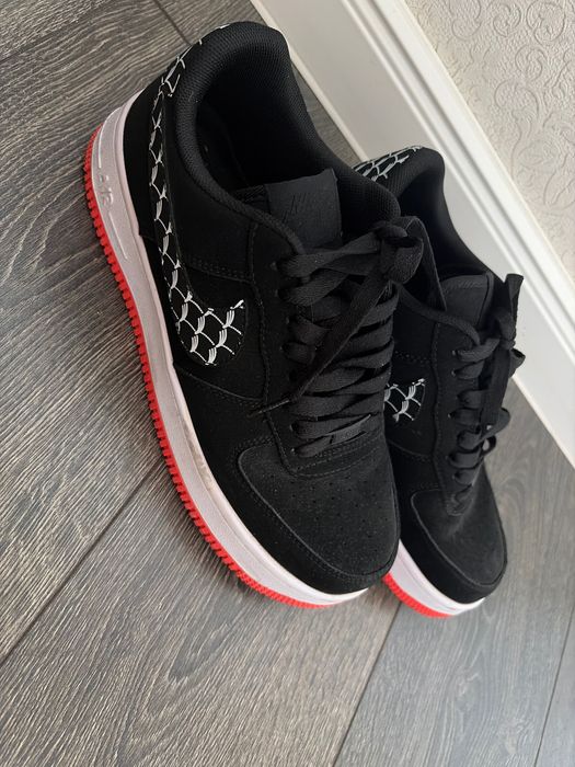 Продам оригинал кроссовки Nike