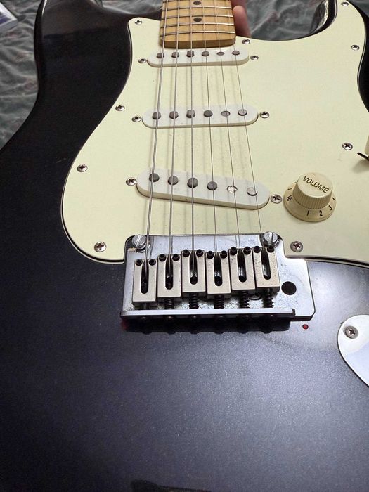 Squier Standard Stratocaster, 2006 год, Тайвань, с чехлом