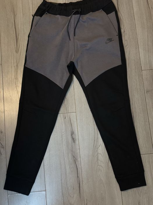 Nike tech fleece.налични размери S,M,L,2Xl