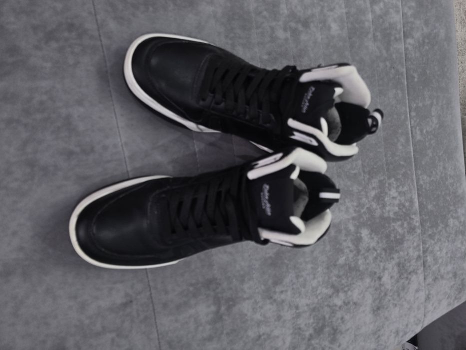 Кроссовки сезон весна-осень