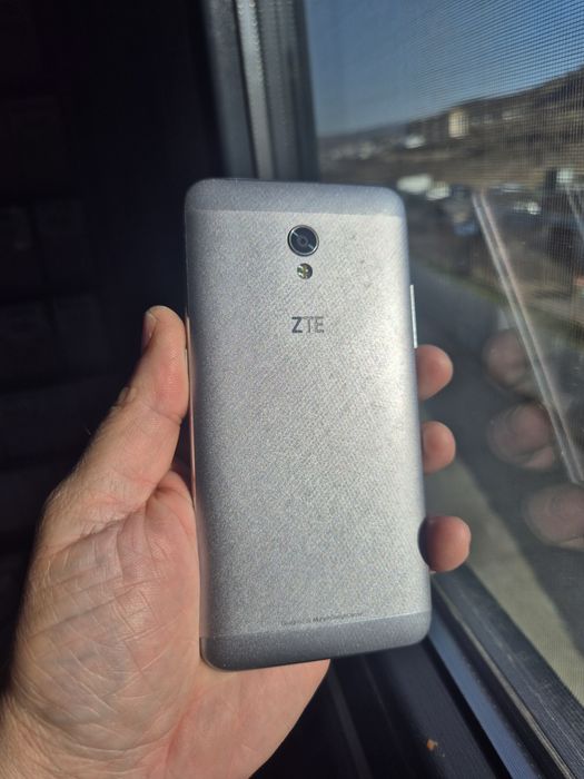 Telefon Zte Blade v7 ca nou
