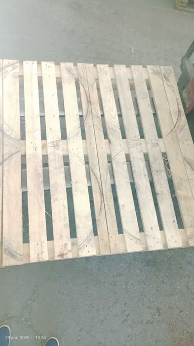 Продам поддоны паллеты 120-80 стандартные.