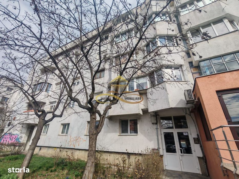 Vand apartament 3 camere decomandate – zonă Ștefan cel Mare