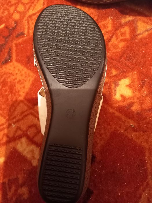 Женские босоножки новые