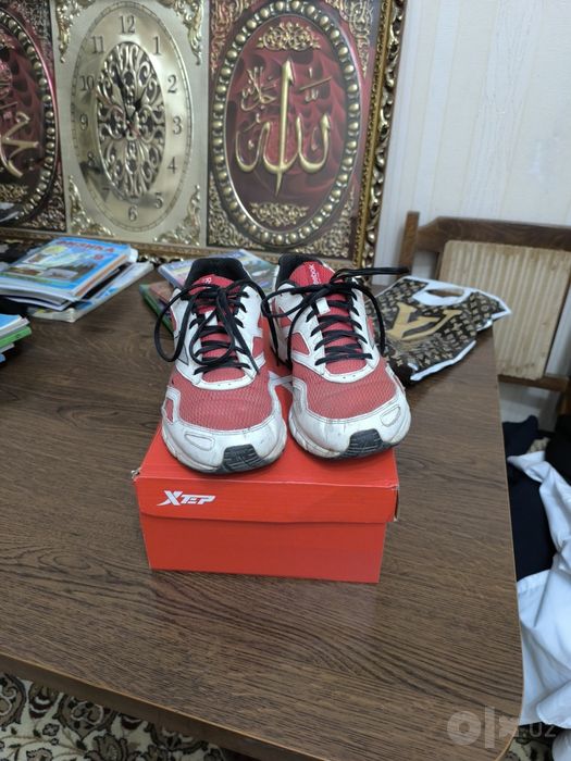 Продается кроссовки