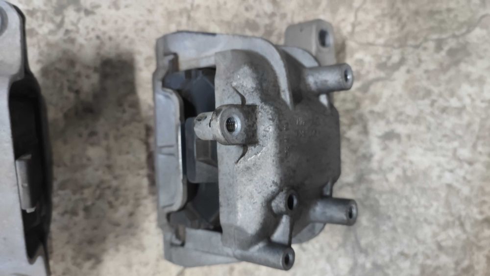 Тампон двигател скоростна кутия Seat Leon VW Golf Audi A3 2.0tdi