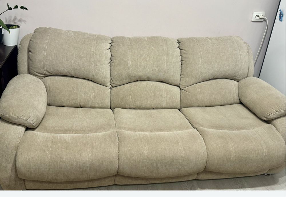 Продается диван тройка