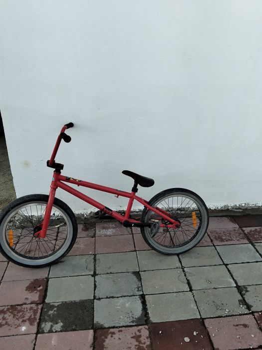 Продам бмх  30000