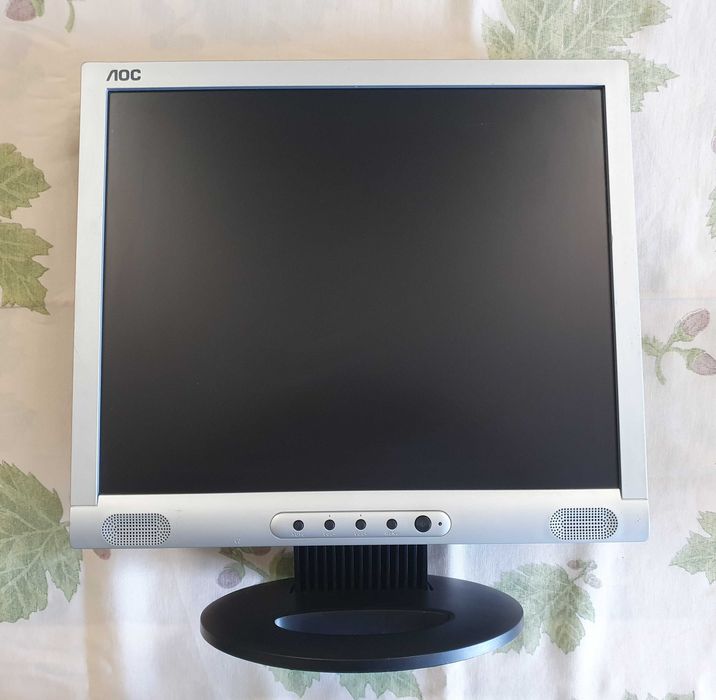 Комплект 2 бр. монитори 17" - AOC, Prestigio