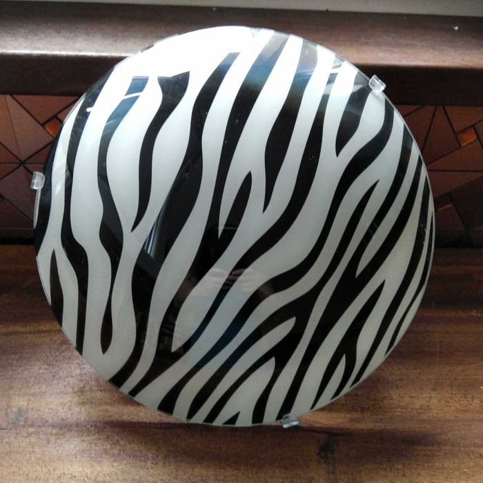 Плафон и малък полюлей