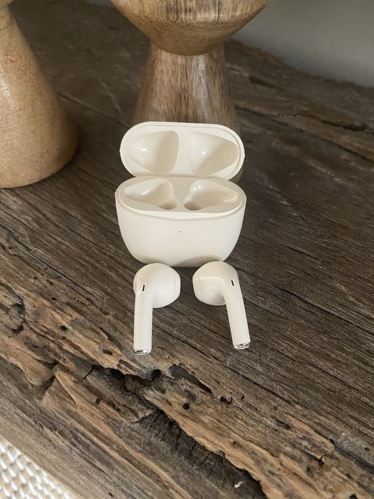 Vand Air pod pentru a asculta muzica