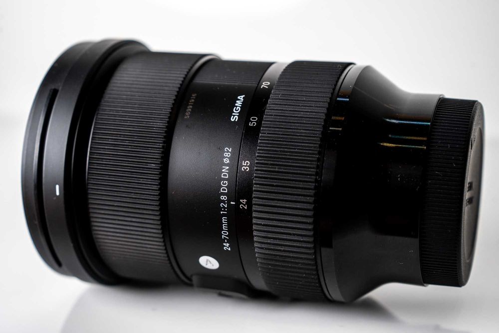 Sigma 24–70mm f/2.8 DG DN Art за Sony – пълен комплект