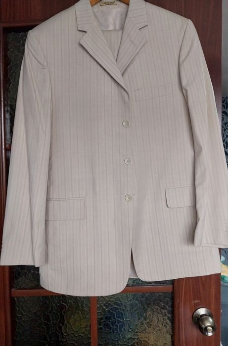 Продам мужской костюм